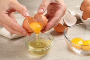 Raňajky, obed aj večera: 3 jednoduché jedlá z vajíčok podľa moderátorky Mirky Kalisovej 