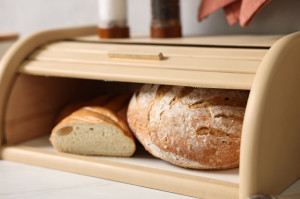 Dilema horúceho leta: Patrí chlieb do chladničky alebo nie?