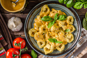 Keď velí tradícia: Tortellini s omáčkou? Takto by tieto plnené cestoviny roduverní Taliani nikdy nepodávali! 