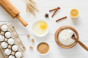Záchrana pri pečení: Čím nahradiť chýbajúce maslo, cukor, droždie či stužovač šľahačky?