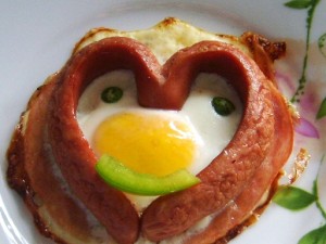 Valentínske raňajky: Začnite deň s romantikou