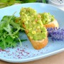 Avokádová bruschetta
