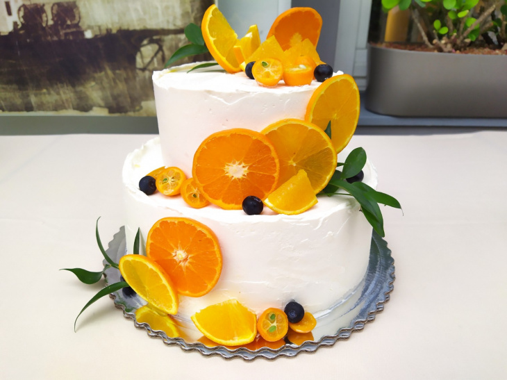 Pomarančová torta s tvarohovým krémom