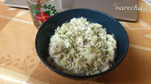 Krémová ryža s brokolicou a hubami