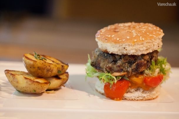 Hubovo - pohánkový burger s tzatzikmi