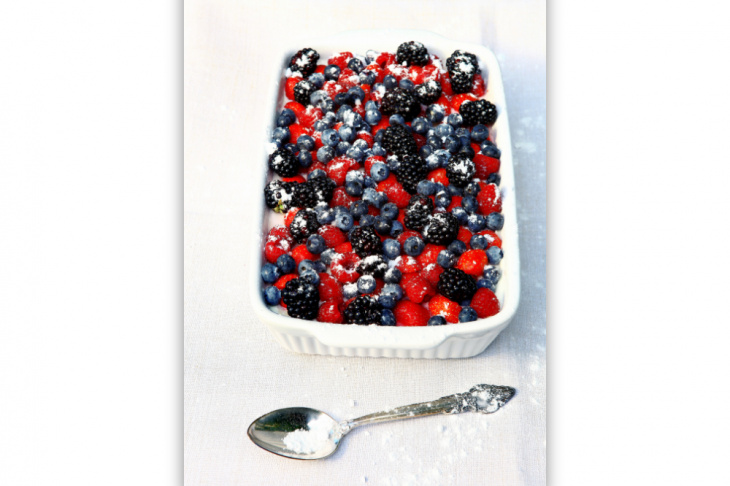 Nepečený tvarohový dezert s ovocím podľa módnej návrhárky Lýdie Eckhardt