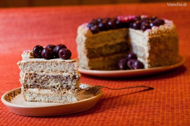 Orechovo- karamelová torta