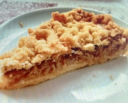 Strúhaný jablkový koláč so snehom