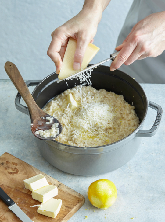 Základné biele rizoto s parmezánom (fotorecept)