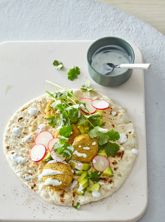 Falafel z fazule mungo na chlebovej placke
