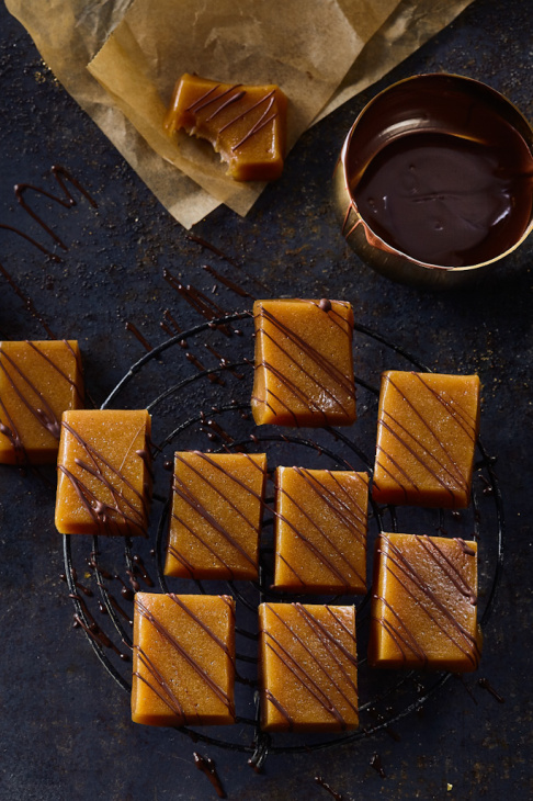 Karamelky s vanilkou a čokoládou