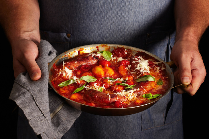 Gnocchi s klobáskami zapečené v paradajkovej omáčke