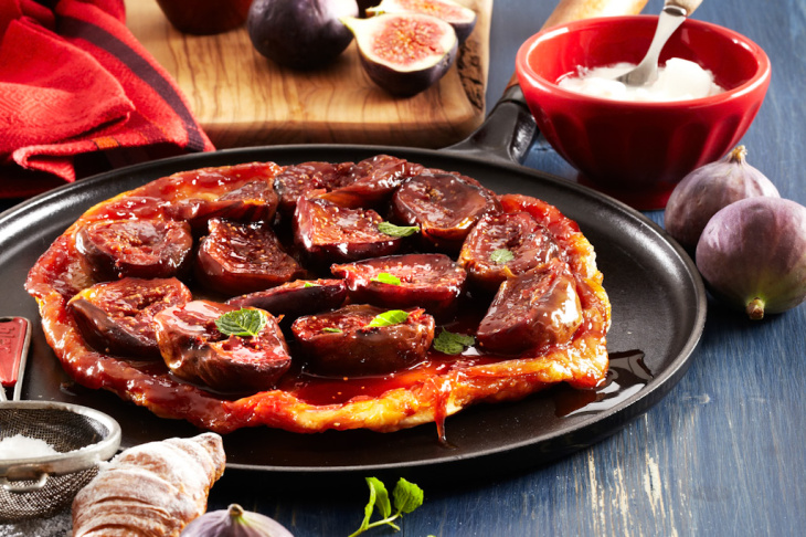 Obrátený figový koláč