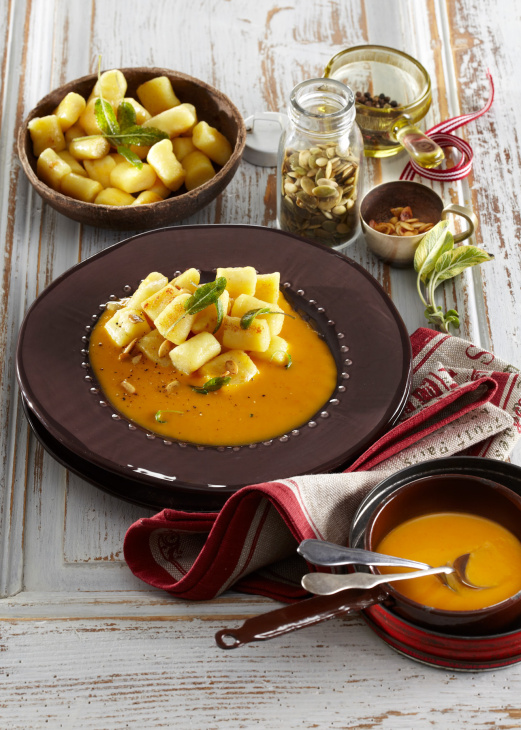 Domáce zemiakové gnocchi s tekvicovou omáčkou