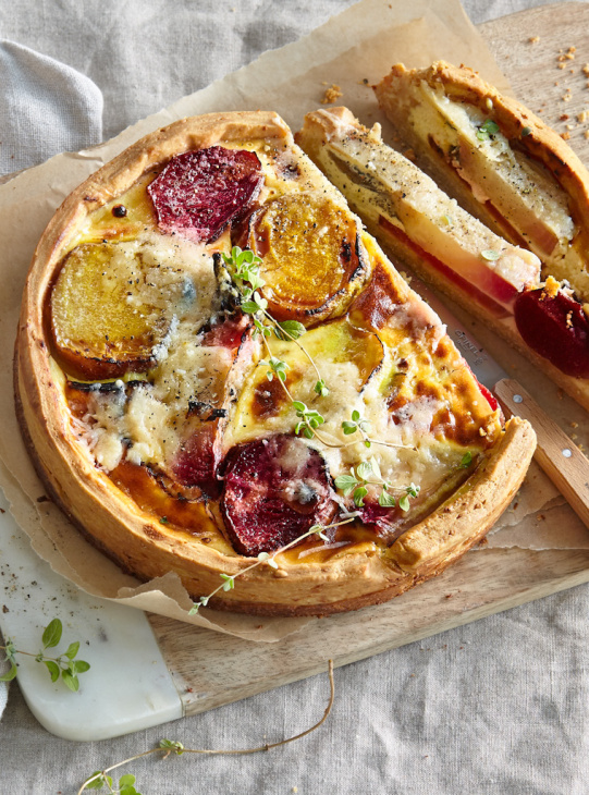 Cviklový quiche zo syrového cesta