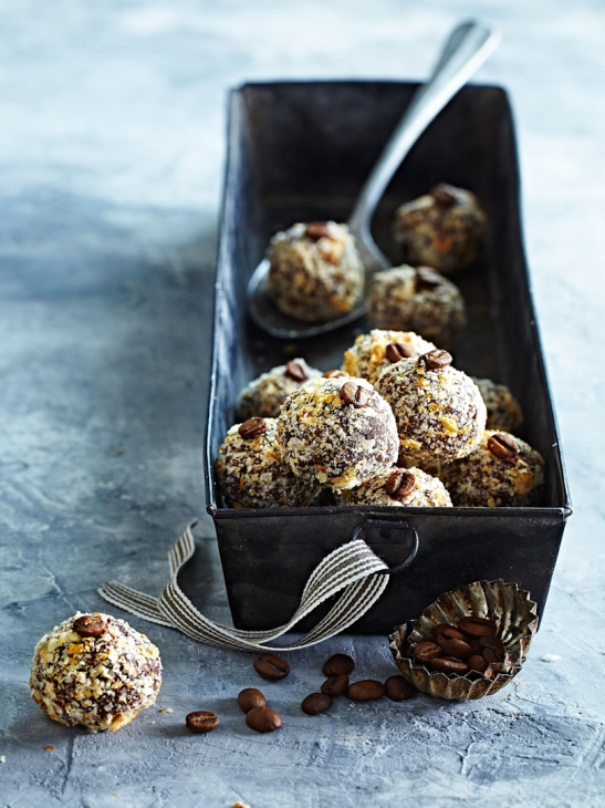 Kávové guľôčky so sušienkami a s amarettom