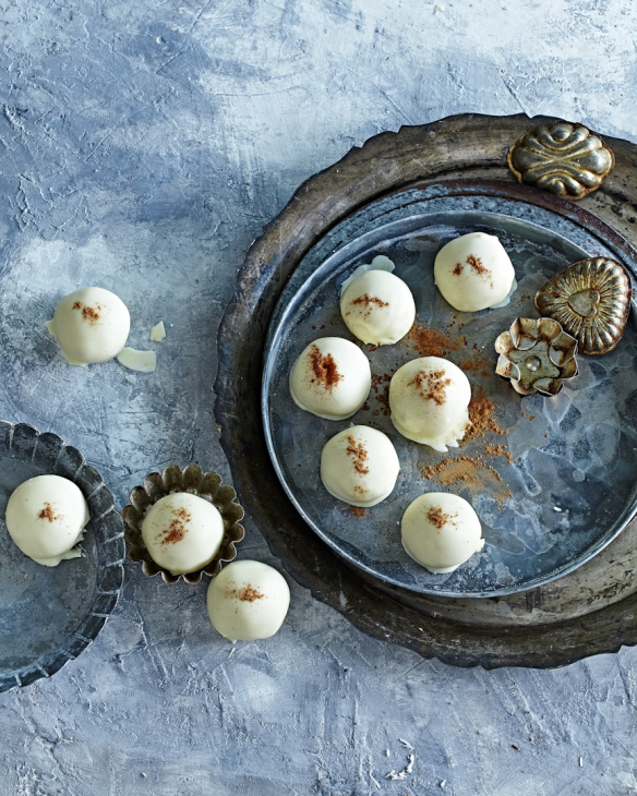 Mandľové guľôčky s bielou čokoládou a whisky