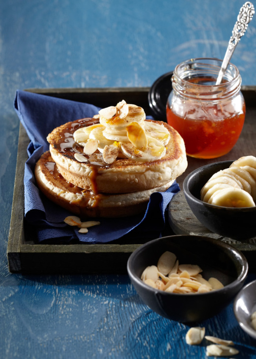 Hamburgerová žemľa s banánom a medom