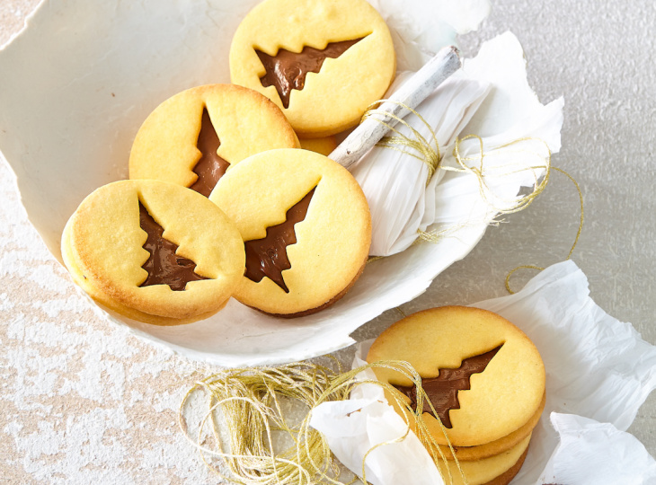 Jemné vanilkové pečivo s orieškovým krémom