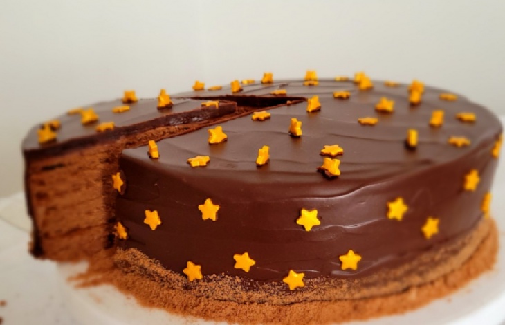 Medovo-čokoládová torta (videorecept)