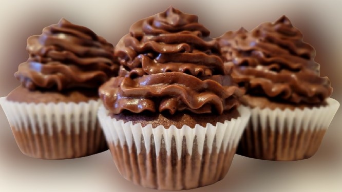 Kakaové cupcakes (videorecept)