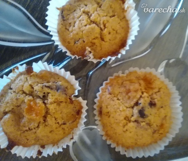 Muffiny na zdravý spôsob s brusnicami a ovocím (fotorecept)