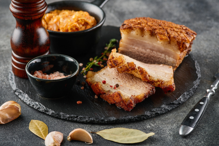 Pomaly pečený bravčový bôčik