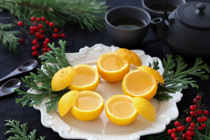 Miska, sviečka aj kvetináč... Zbierka návodov, ako premeniť obyčajné citrusové šupky na niečo užitočné