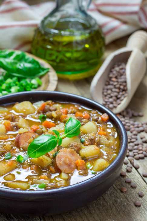 Šošovicová polievka s mrkvou a párkom