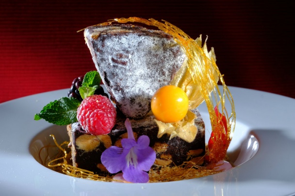 Toskánsky čokoládový koláč s orechmi a ovocím 