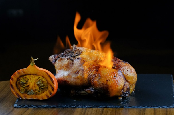 Flambovaná kačica s pečeňovo-šošovicovou plnkou 