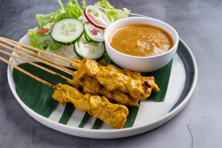 Kuracie satay s arašidovou omáčkou