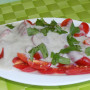 Paradajkový šalát s banánovou zálievkou (fotorecept)