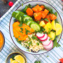 Veggie miska s tekvicovým pyré a bezlepkovou tarhoňou (videorecept)