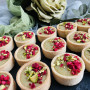 Pistáciovo-malinové mini tartaletky