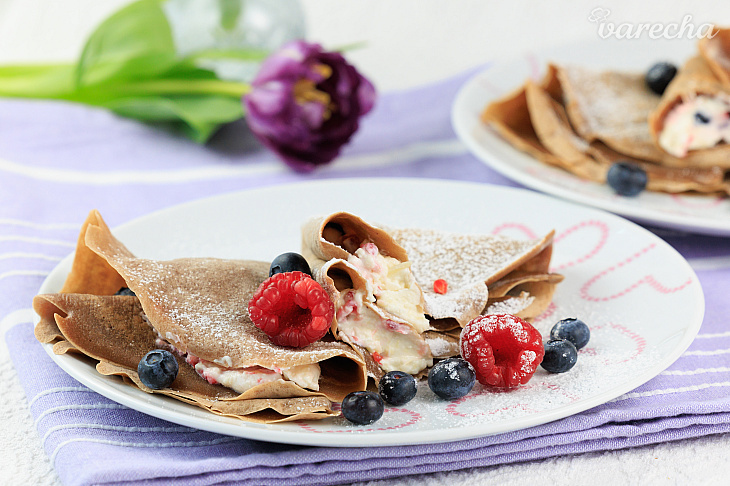 Čokoládové palacinky s tvarohom a ovocím 