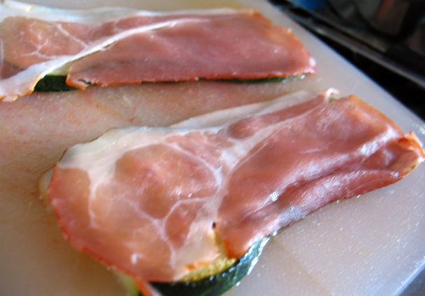 Pečené cukinové rolky s prosciuttom - obrázok 2