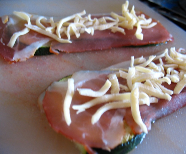 Pečené cukinové rolky s prosciuttom - obrázok 3