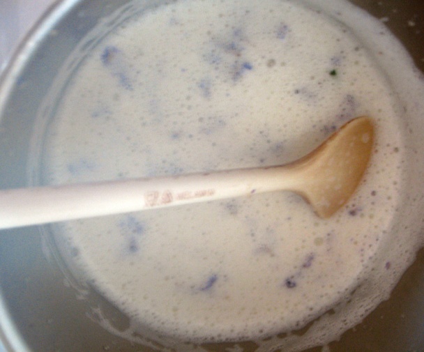 Levanduľovo-vanilková veža s omáčkou z bielej čokolády (fotorecept) - obrázok 8