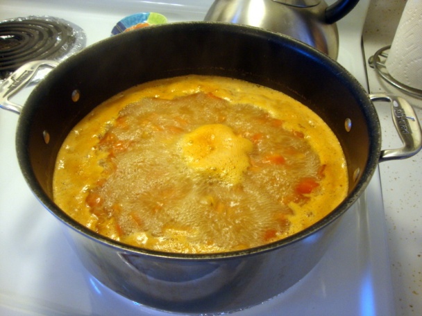 Jemná polievka z lúpaných paradajok s cuketami (fotorecept) - obrázok 5