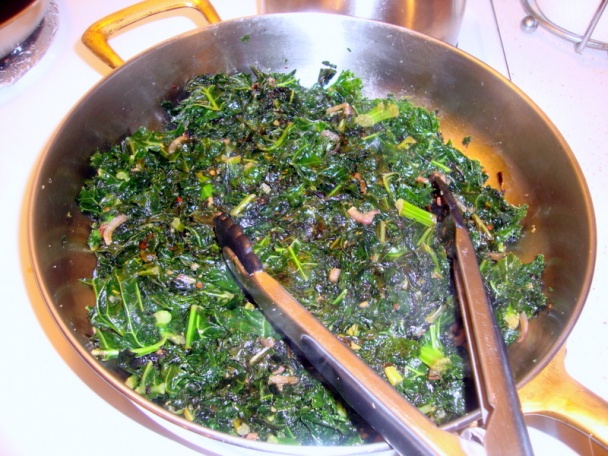 Toskánsky kel (lacinato kale) restovaný ako príloha  - obrázok 1