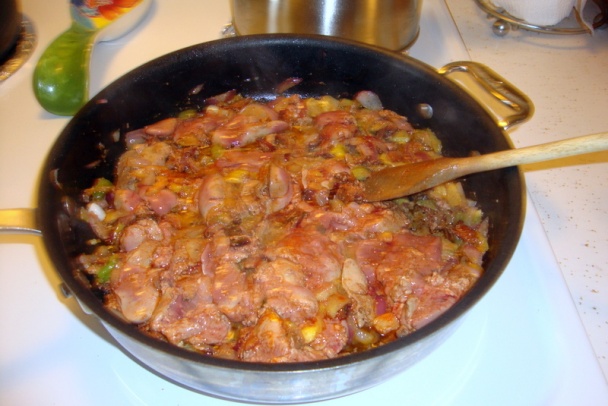 Kuracia pečeň s jadrovníkmi paprík a hubami (fotorecept) - obrázok 3