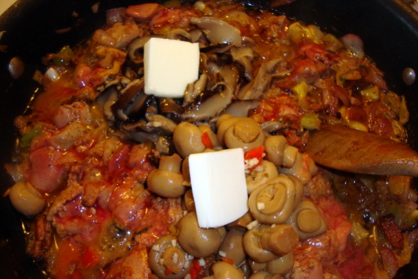 Kuracia pečeň s jadrovníkmi paprík a hubami (fotorecept) - obrázok 5