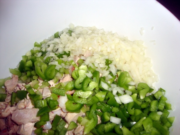 Krevetový šalát s kuracími prsiami a cestovinou (fotorecept) - obrázok 4