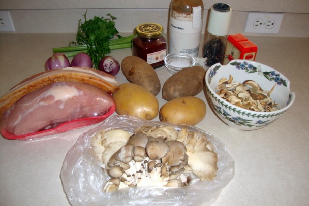 Zemiaková polievka s hubami a bravčovinou (fotorecept) - obrázok 1