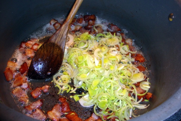 Zemiaková polievka s hubami a bravčovinou (fotorecept) - obrázok 8