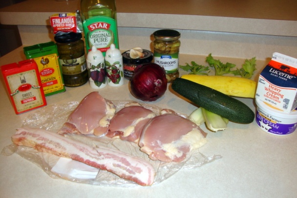 Paprikáš z kuracích pŕs s cuketkami a hubami (fotorecept) - obrázok 1