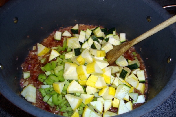 Paprikáš z kuracích pŕs s cuketkami a hubami (fotorecept) - obrázok 7