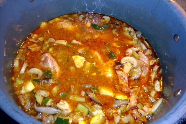 Paprikáš z kuracích pŕs s cuketkami a hubami (fotorecept) - obrázok 11