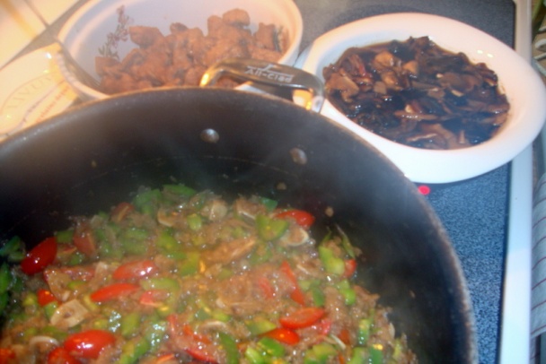 Hovädzí paprikáš s hubami (fotorecept) - obrázok 7